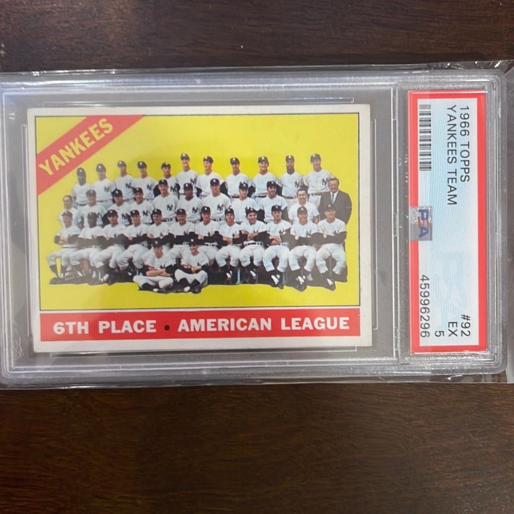 1966 Topps Yankee team PSA grade 5